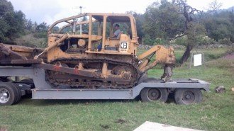 CAT D7F Bulldozer gebraucht Planierraupe Raupe Dozer Tieflader Anhänger gebraucht Baumaschinen